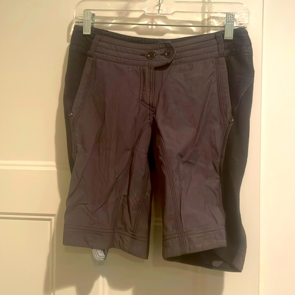 Lululemon bike/ longer shorts. Size 6. Fits snug